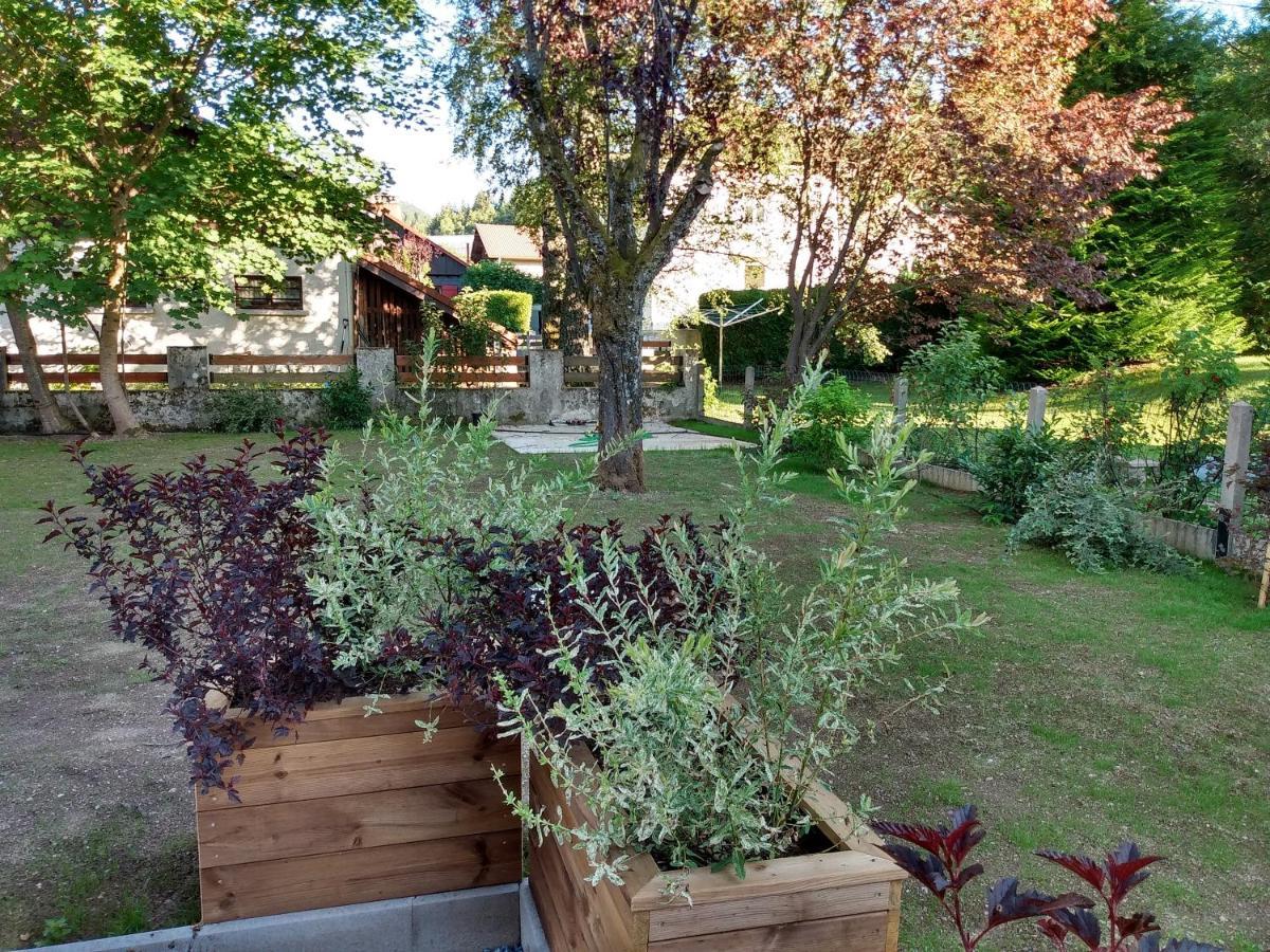 Gite Les Eglantines Rez-De-Jardin 热拉梅 外观 照片